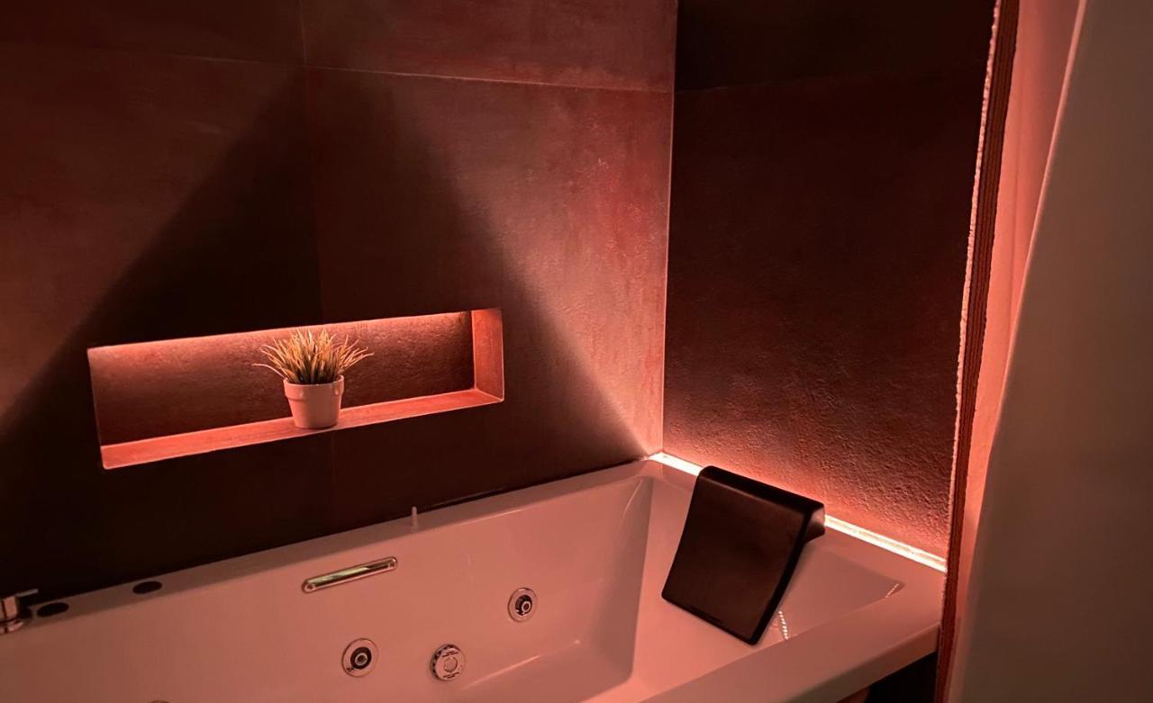 Aquarooms Luxury Suites Palermo Bagian luar foto