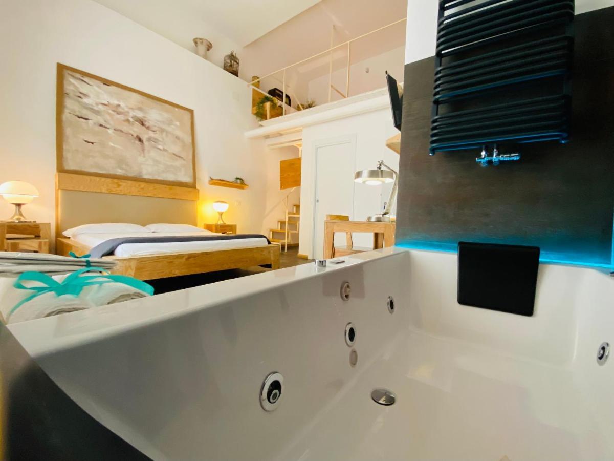 Aquarooms Luxury Suites Palermo Bagian luar foto